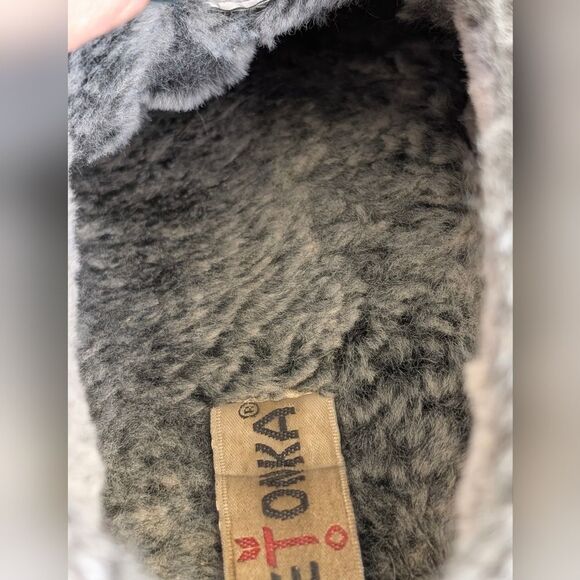 Minnetonka Cabin Booties Slippers - Picture 8 of 9